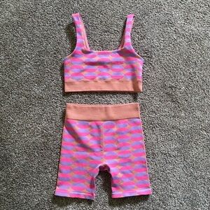 Fabletics Pink & Purple Geo Print Seamless Crop Top & Biker Short Set